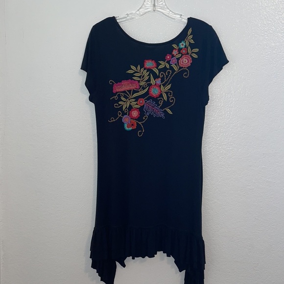 Embroidered Ladies Top - Picture 2 of 6